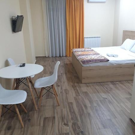 Central Park Apartment Batumi Exterior photo