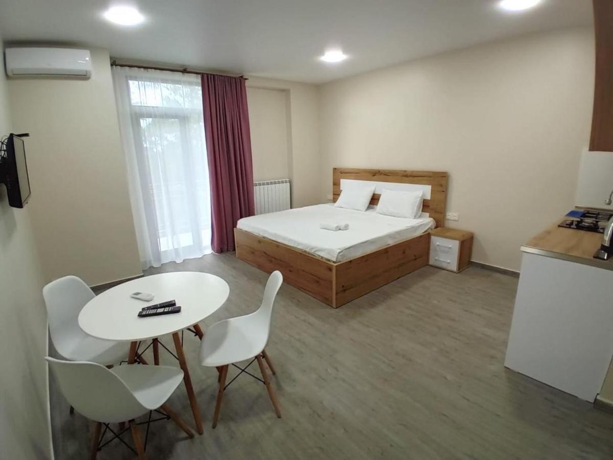 Central Park Apartment Batumi Exterior photo